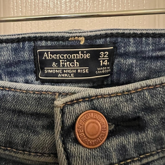 ABERCROMBIE & FITCH Simone High Rise Ankle Jeans - Picture 3 of 5